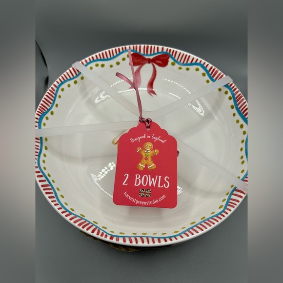 Harvest Green Studio GINGERBREAD HOUSE AND BOW Pasta Bowl Set Christmas NEW - Picture 5 of 7